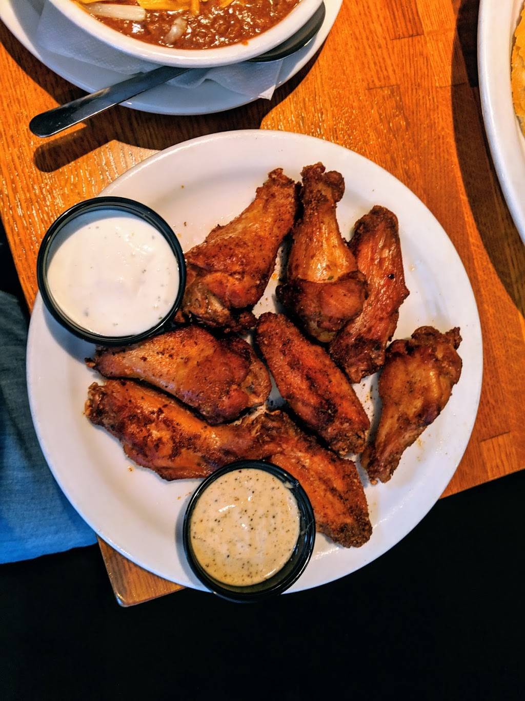 Sportsmans Park Restaurant & Bar | restaurant | 9901 Clayton Rd, St. Louis, MO 63124, USA | 3149913381 OR +1 314-991-3381