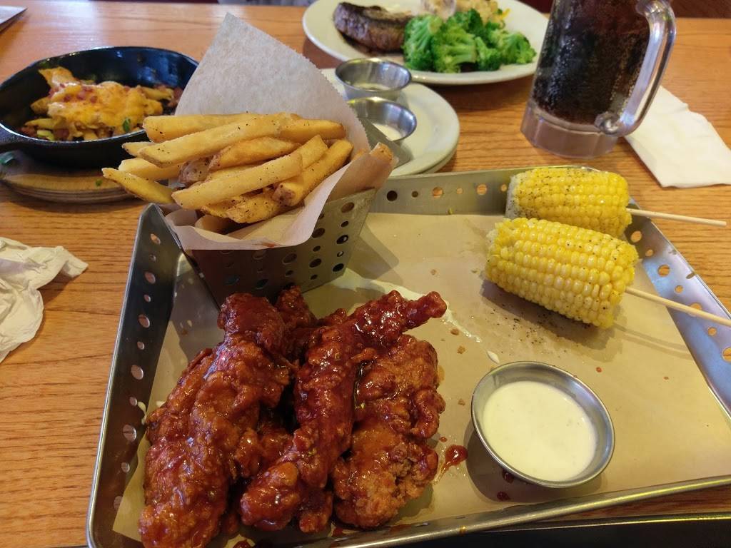 Chilis Grill & Bar | meal takeaway | 18380 Yorba Linda Blvd, Yorba Linda, CA 92886, USA | 7145248162 OR +1 714-524-8162