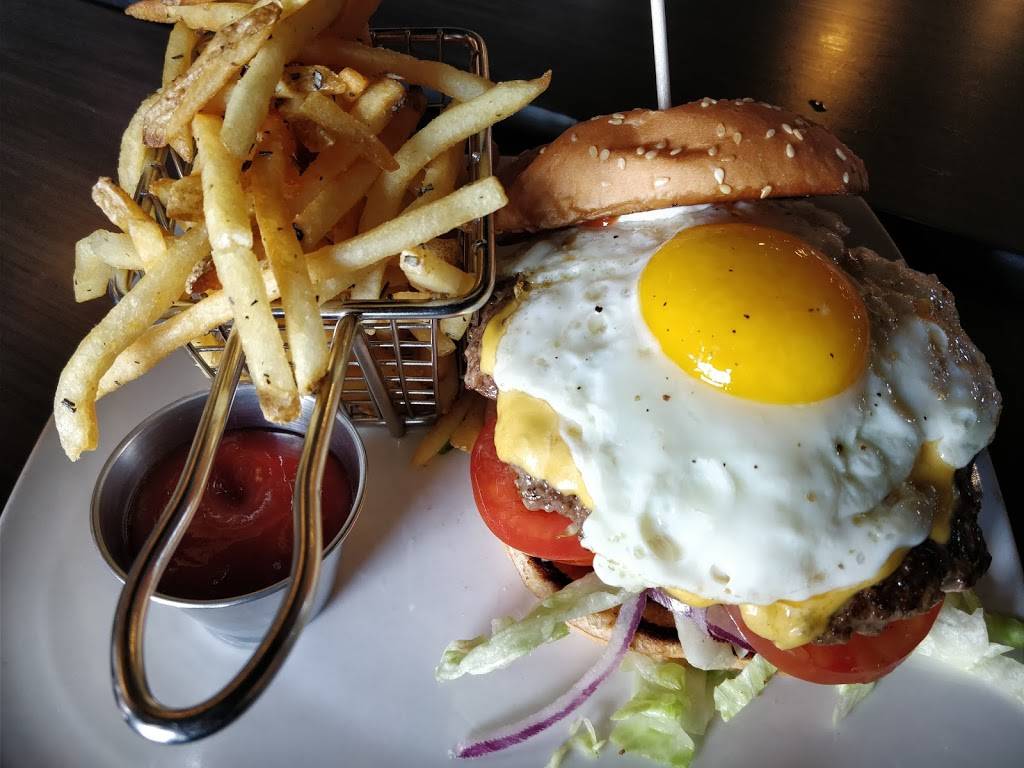 The Corner Bar & Grill | restaurant | 4015 Owen Rd, Fenton, MI 48430, USA | 8103548808 OR +1 810-354-8808