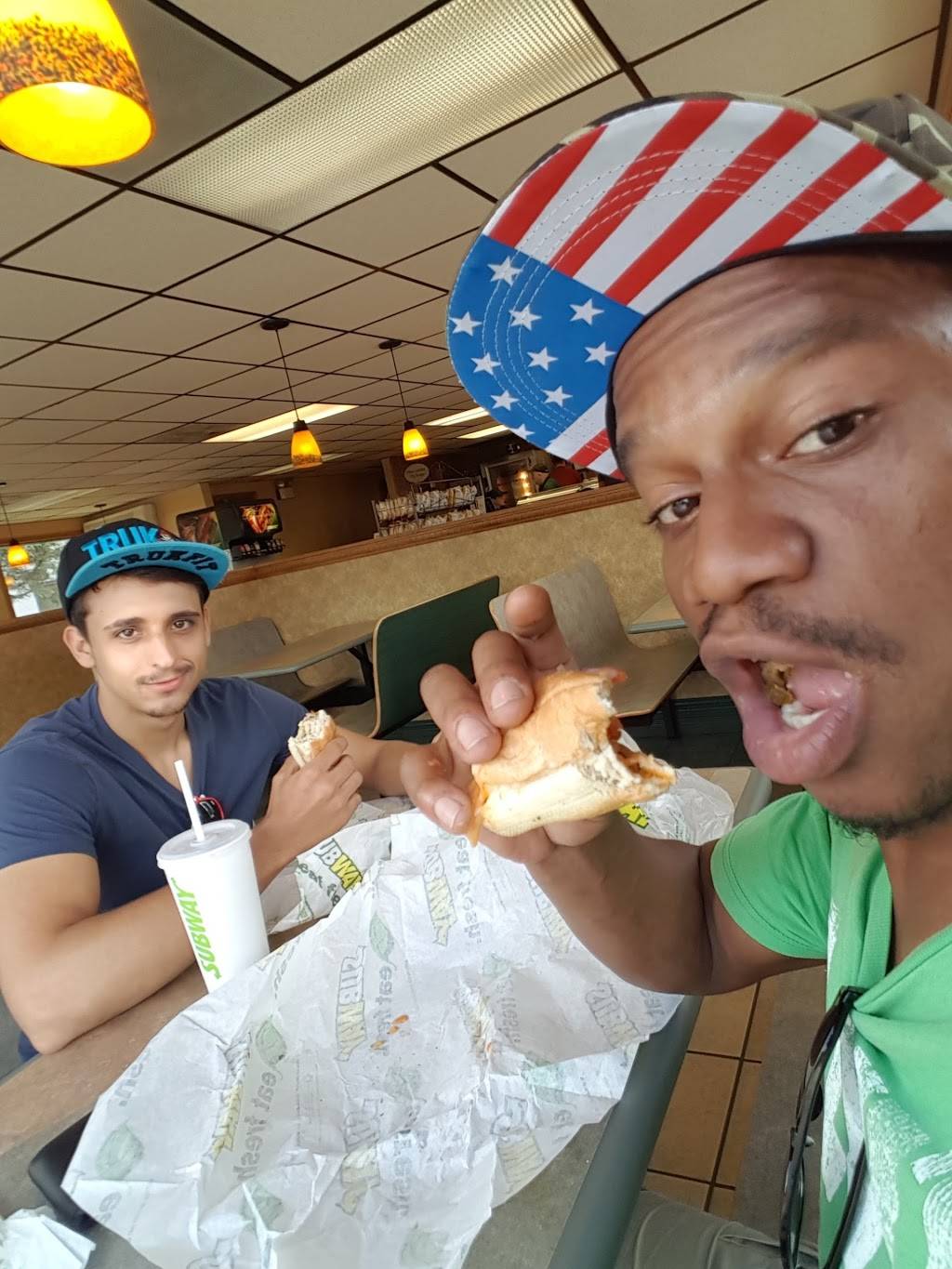 Subway | restaurant | 421 Wisconsin Dells Pkwy, Wisconsin Dells, WI 53965, USA | 6082547576 OR +1 608-254-7576