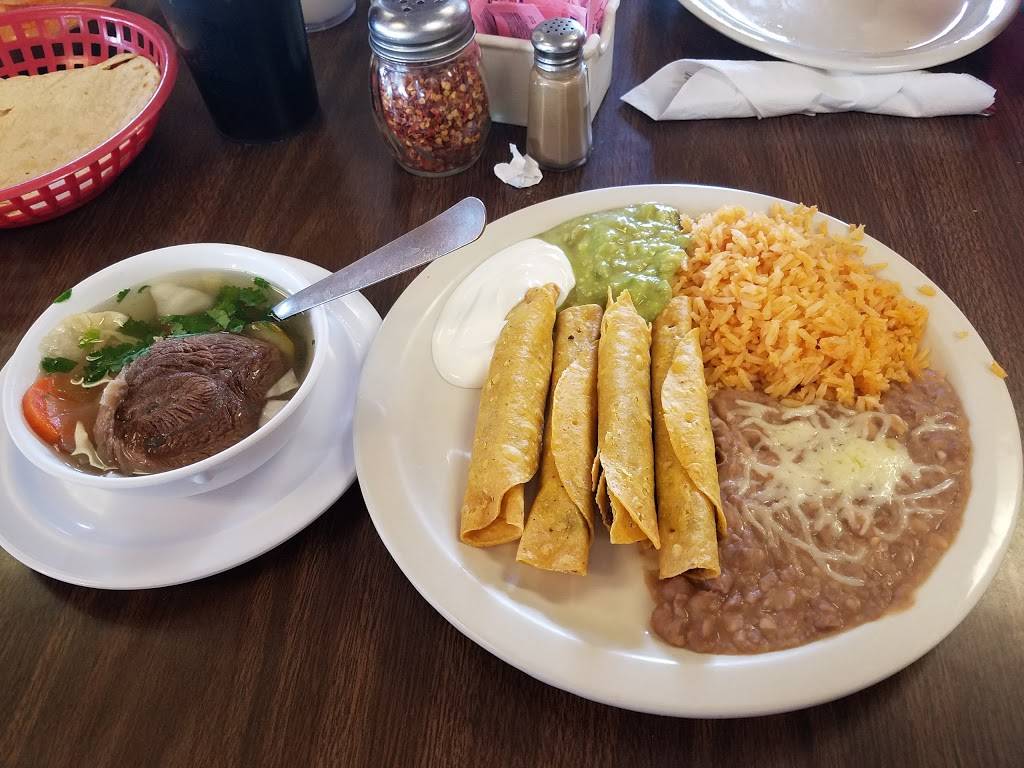 Mundos | restaurant | 4006 Doniphan Dr, El Paso, TX 79922, USA | 9155818233 OR +1 915-581-8233