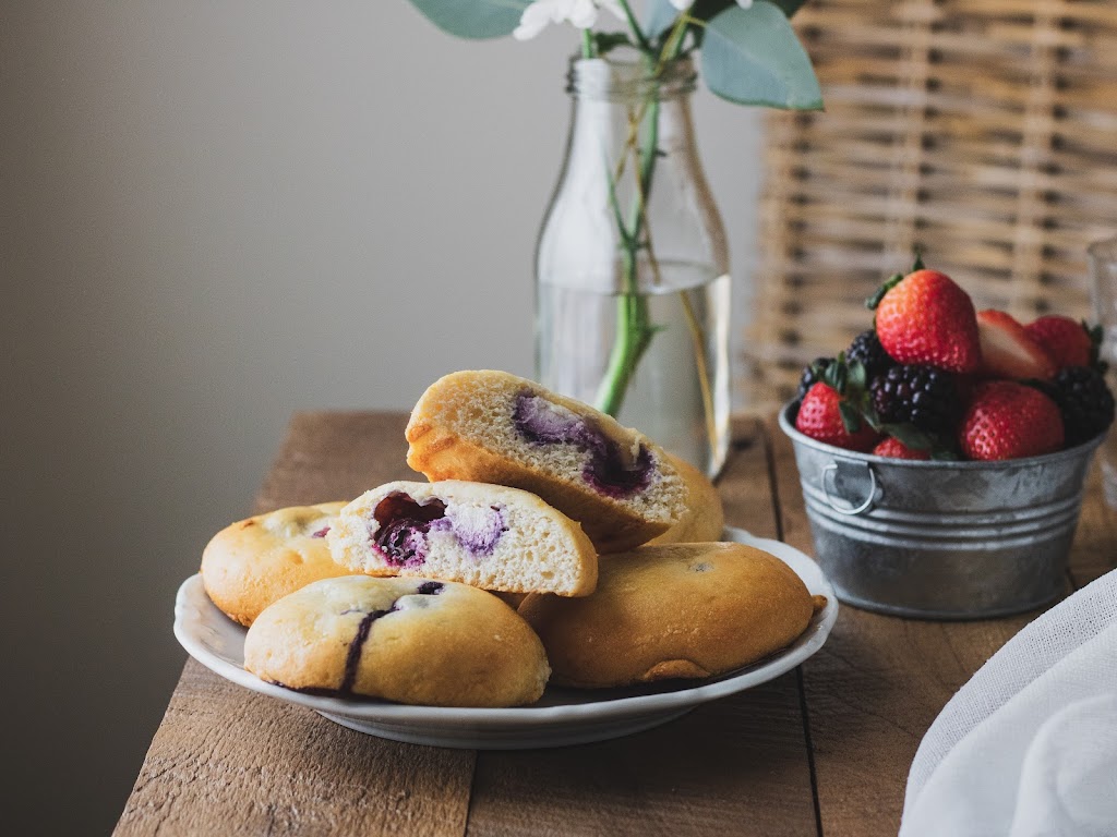 The Breakfast Rolls | bakery | 1904 Brookdale Rd, Naperville, IL 60563, USA | 3313330900 OR +1 331-333-0900