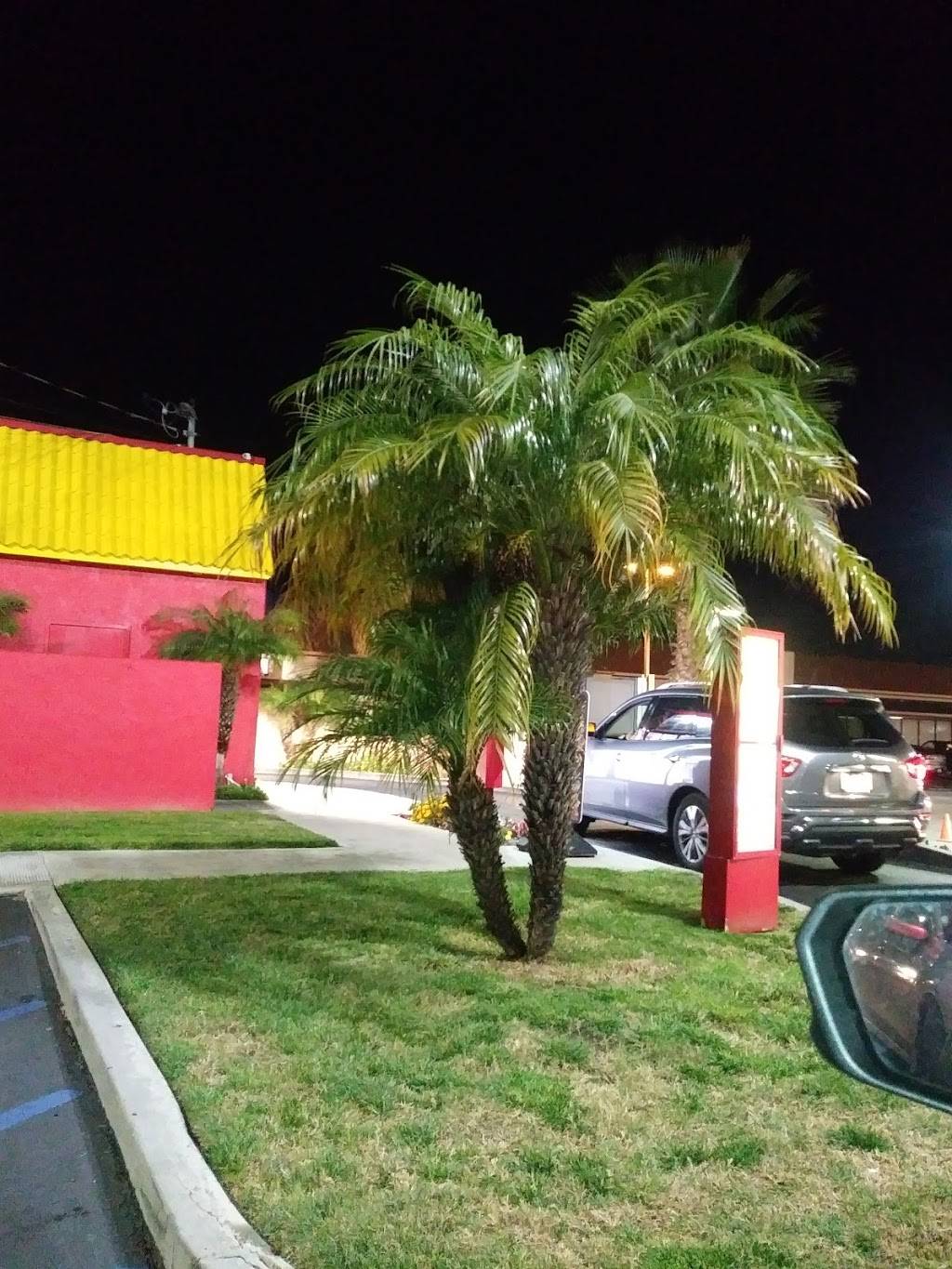 Wienerschnitzel | restaurant | 4901 Cherry Ave, Long Beach, CA 90807, USA | 5624239601 OR +1 562-423-9601