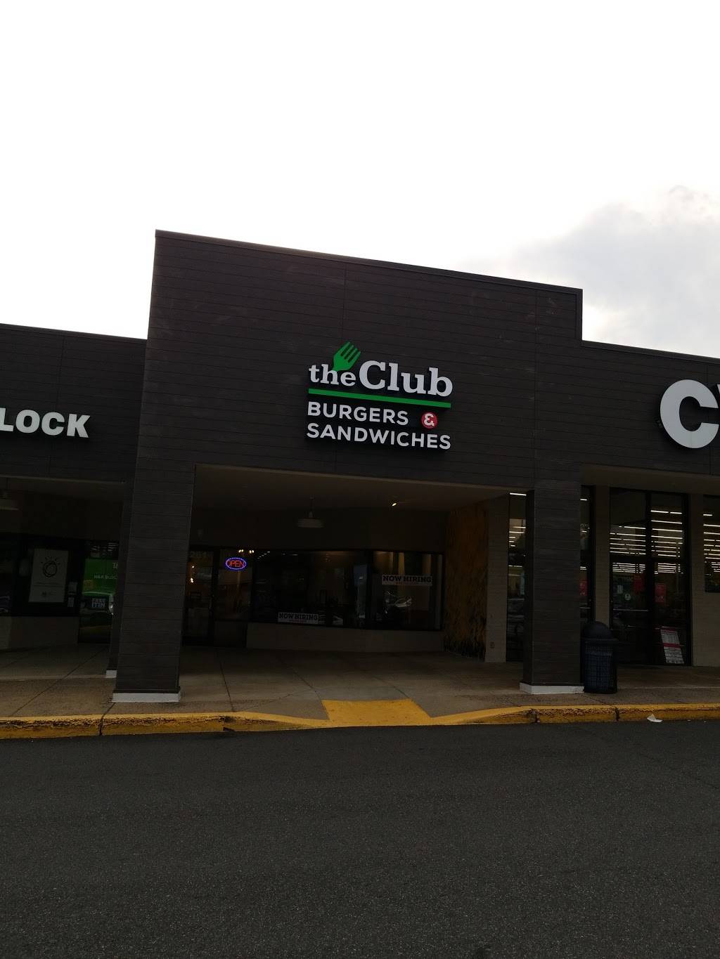 The Club, Burgers and Sandwich | restaurant | 261 S Van Dorn St, Alexandria, VA 22304, USA | 7035663748 OR +1 703-566-3748