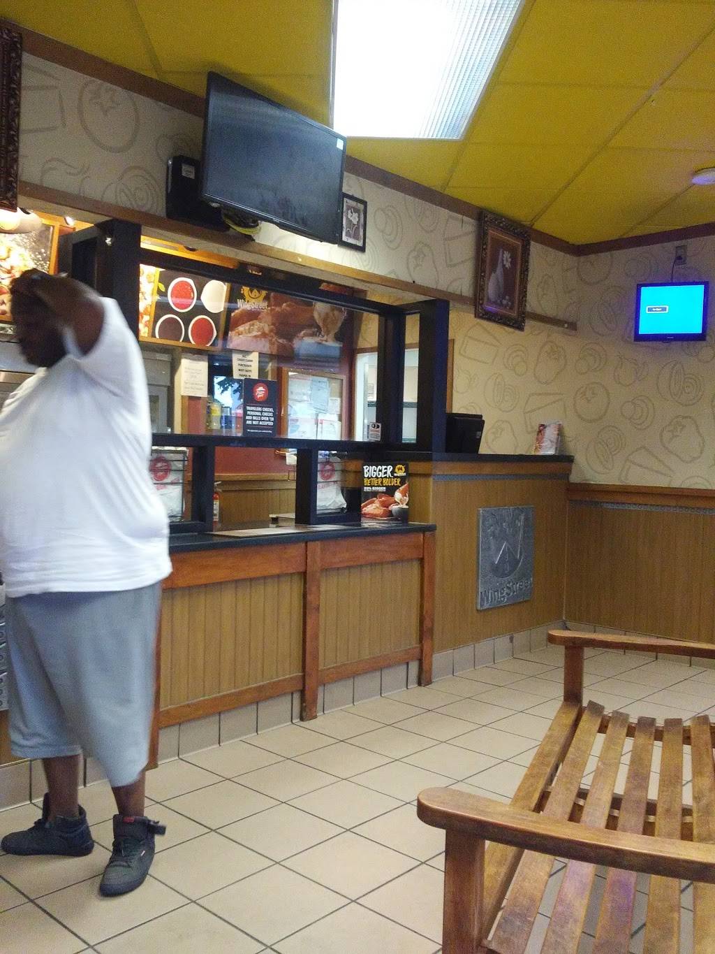 Pizza Hut | restaurant | 8849 S Stony Island Ave, Chicago, IL 60617, USA | 7737213933 OR +1 773-721-3933