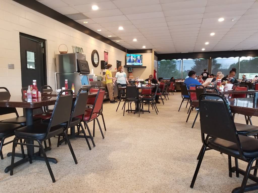 Skippers Forsyths Bar-B-Q | restaurant | 2362 N Garnett St, Henderson, NC 27537, USA | 2524385228 OR +1 252-438-5228