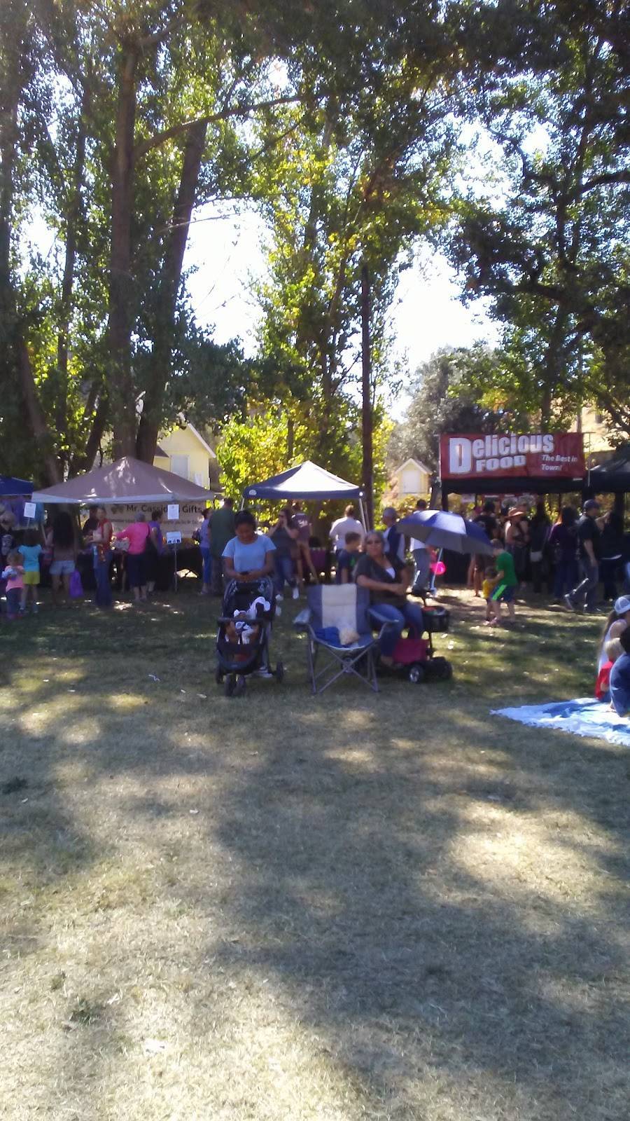 Roberts Frosty | restaurant | 35297 CA-41, Coarsegold, CA 93614, USA | 5596835022 OR +1 559-683-5022