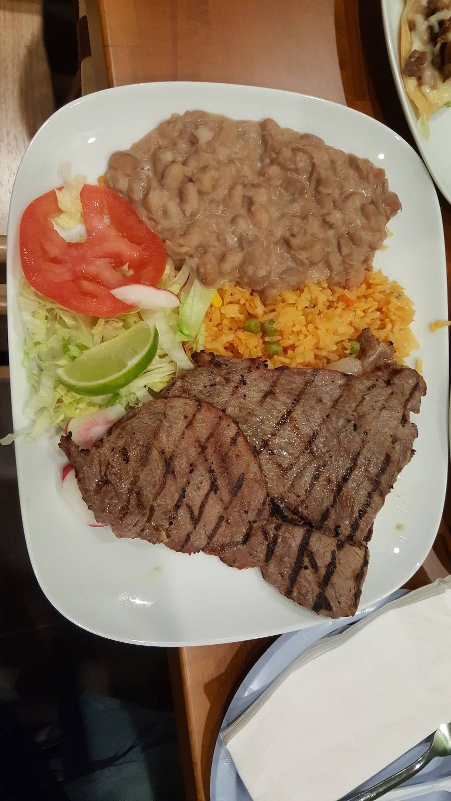 El Divino Rey Mexican Restaurant | restaurant | 6808 New Utrecht Ave, Brooklyn, NY 11219, USA | 3476738351 OR +1 347-673-8351