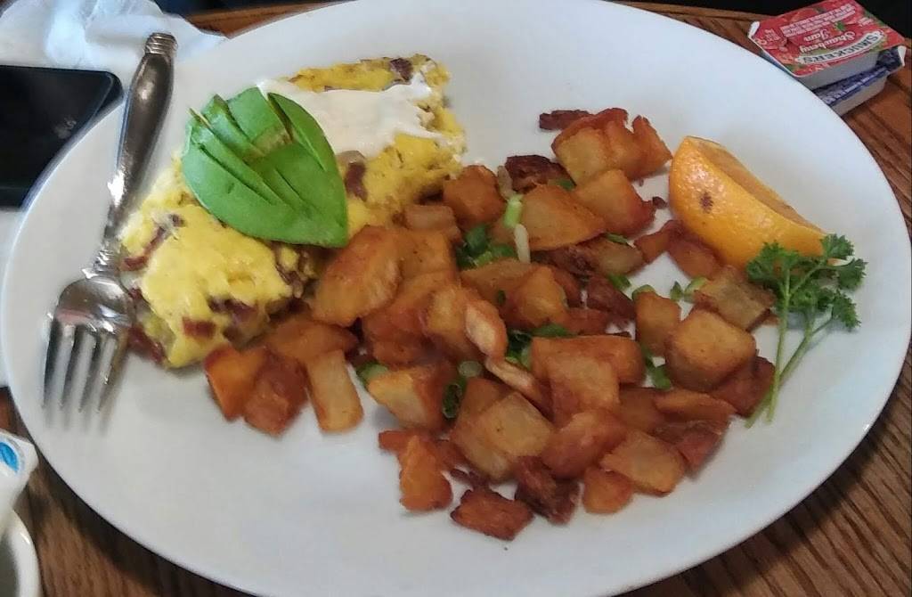 Louies Fine Foods | restaurant | 2496 W 3rd St, Santa Rosa, CA 95401, USA | 7075287911 OR +1 707-528-7911