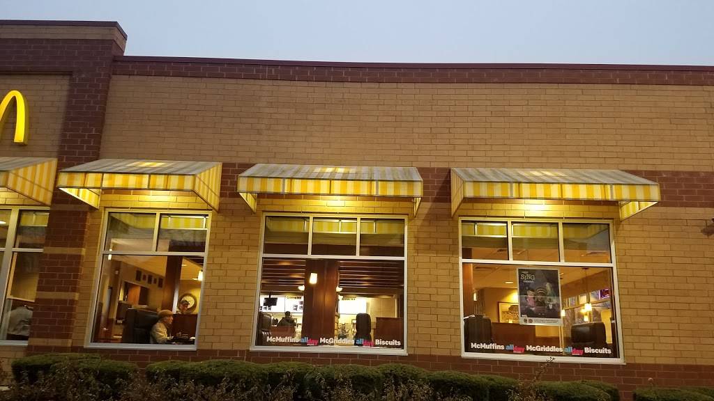 McDonalds | cafe | 6125 N Milwaukee Ave, Chicago, IL 60646, USA | 7736317817 OR +1 773-631-7817