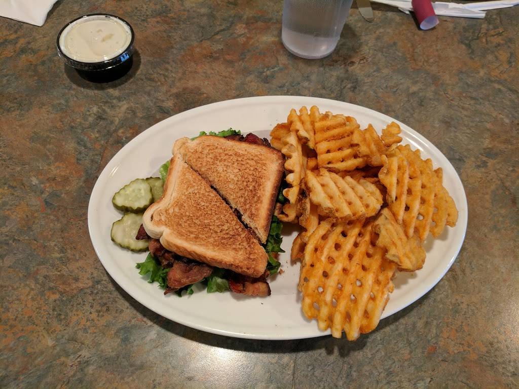 Landmark Restaurant | restaurant | 128 W Evans St, Williamsburg, IA 52361, USA | 3196682209 OR +1 319-668-2209