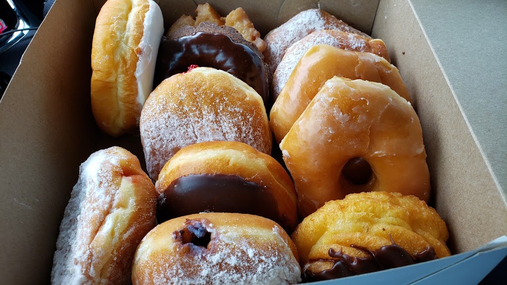 Turner Donut Shop | bakery | 902 9th Ave W, Bradenton, FL 34205, USA | 9417467909 OR +1 941-746-7909