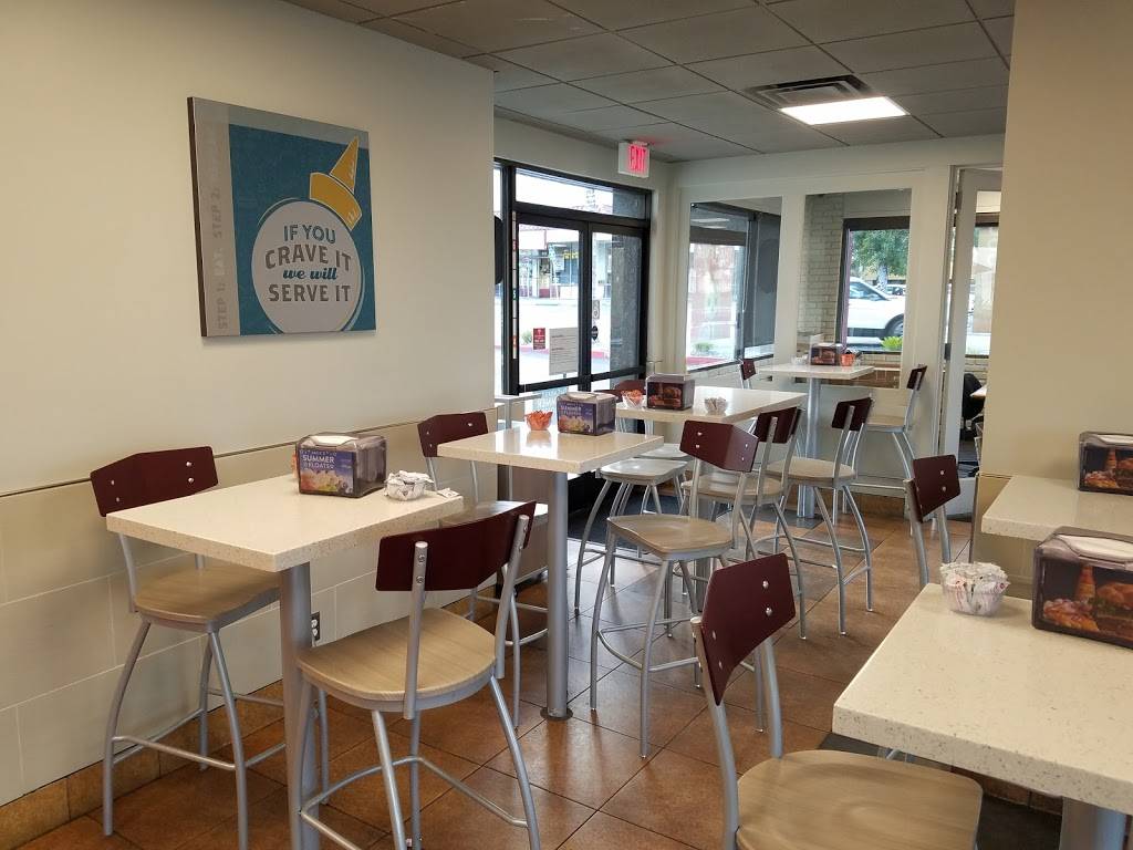 Jack in the Box | restaurant | 14864 Pipeline Ave, Chino Hills, CA 91709, USA | 9095978995 OR +1 909-597-8995