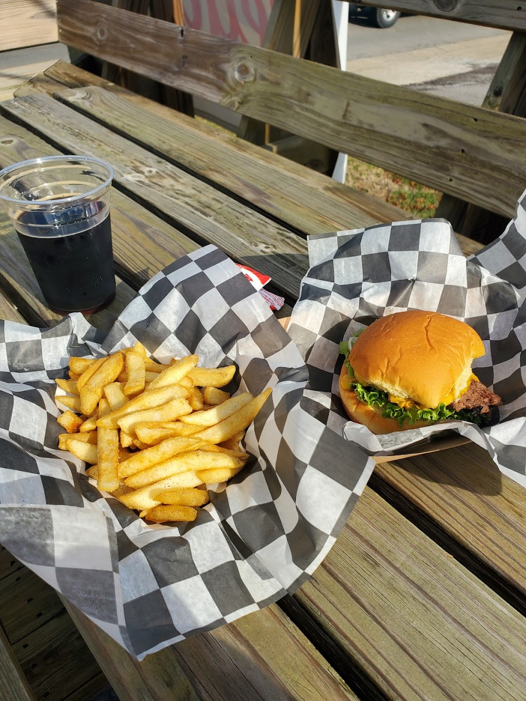 Cledis Burgers & Beer Garden | restaurant | 1011 Elm Hill Pike, Nashville, TN 37210, USA | 6158109129 OR +1 615-810-9129