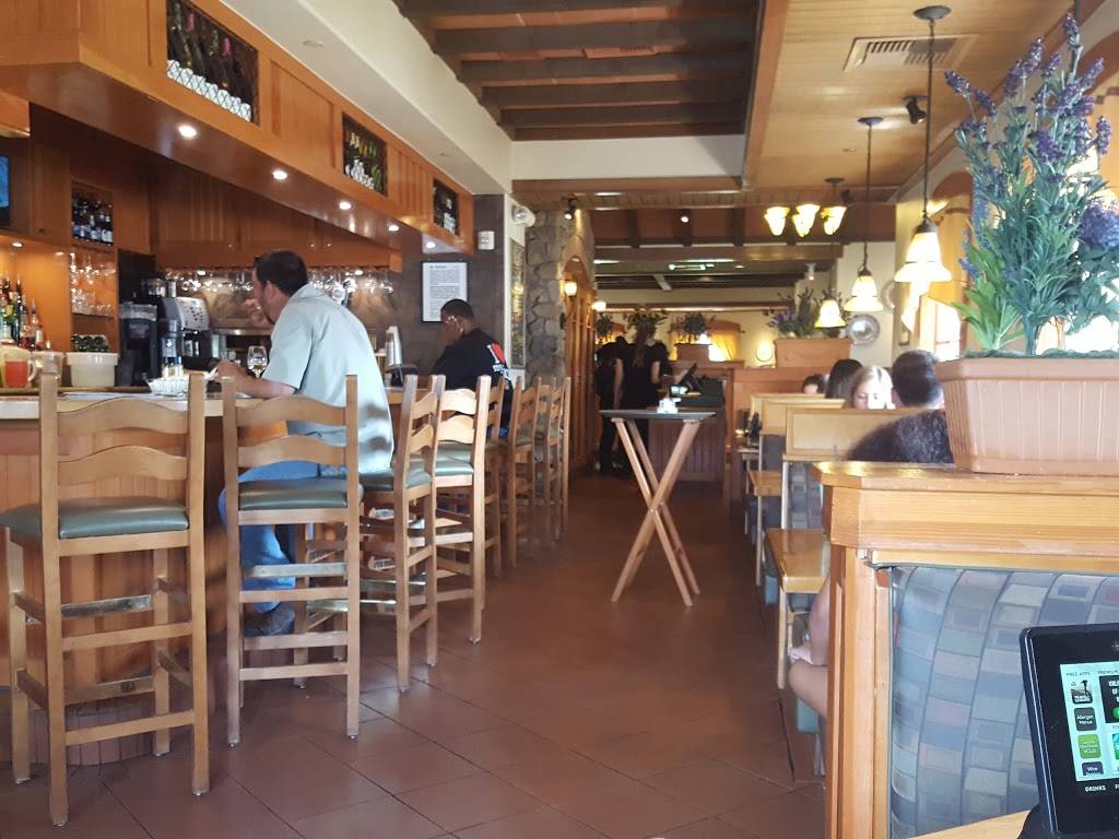 Olive Garden Italian Restaurant | meal takeaway | 8314 Northfield Blvd, Denver, CO 80238, USA | 3033711147 OR +1 303-371-1147