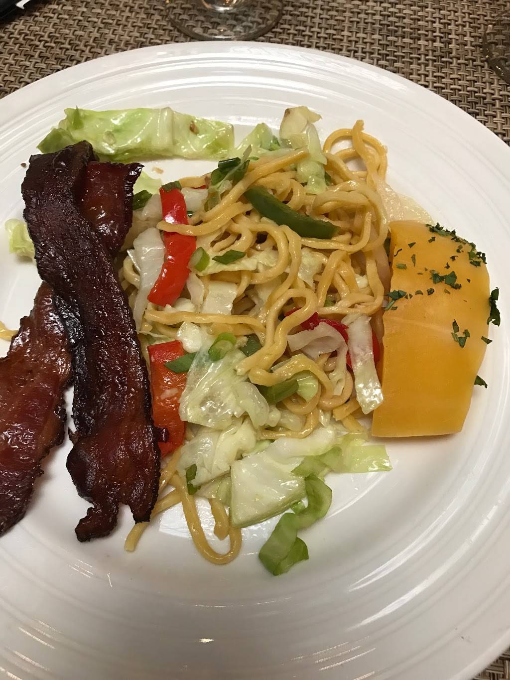 Lakeview Bistro | restaurant | 404 S Figueroa St, Los Angeles, CA 90071, USA | 2136124897 OR +1 213-612-4897