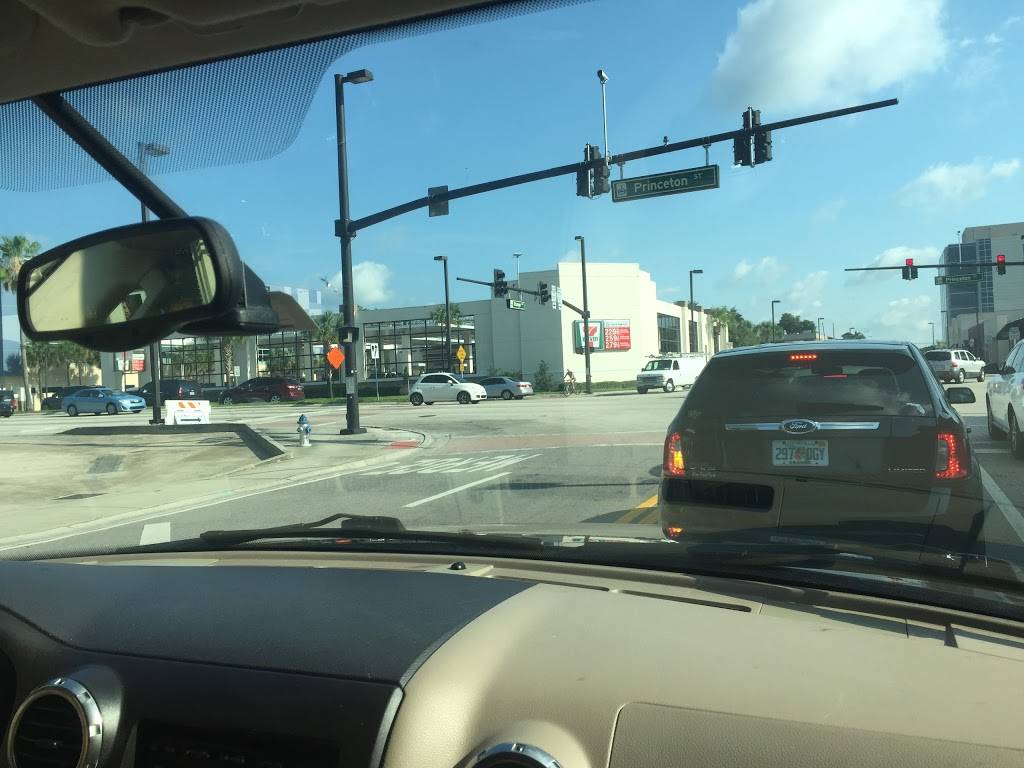 7-Eleven | bakery | 319 E Princeton St, Orlando, FL 32804, USA | 4078959443 OR +1 407-895-9443