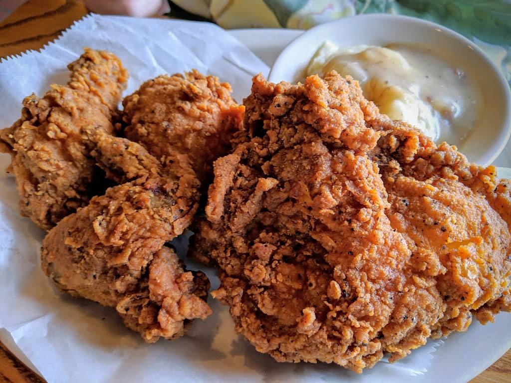 Cracker Barrel Old Country Store | restaurant | 11993 Chase Plaza Dr, Cincinnati, OH 45240, USA | 5136489655 OR +1 513-648-9655