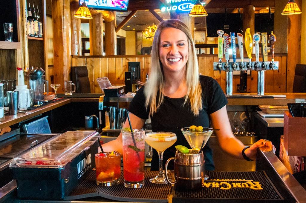 Grizzlys | restaurant | 4890 Golf Rd, Eau Claire, WI 54701, USA | 7158326481 OR +1 715-832-6481