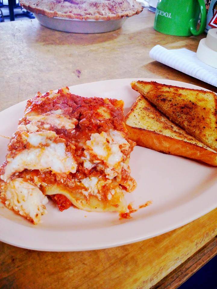 Dan Patch Cafe | restaurant | 308 N Michigan St, Oxford, IN 47971, USA | 7653850677 OR +1 765-385-0677