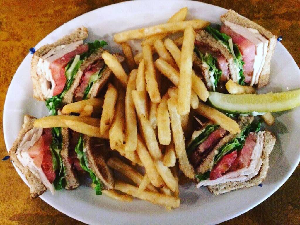 Suzie’s Grill Cafe | restaurant | 150 Ouellette Pl #120, Windsor, ON N8X 1L9, Canada | 5199690006 OR +1 519-969-0006