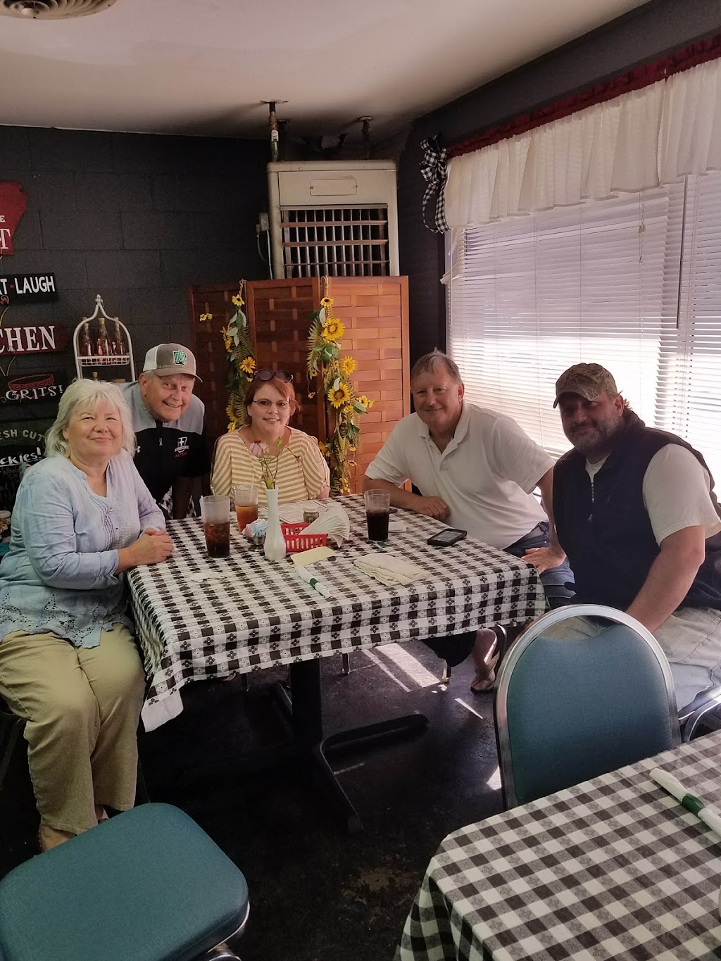 Chefs | restaurant | 615 US-425, Monticello, AR 71655, USA | 8702240324 OR +1 870-224-0324