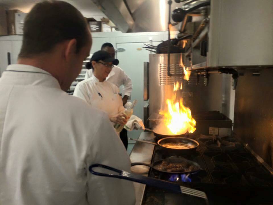 Off The Hook Seafood Restaurant | restaurant | 500 S Battlefield Blvd, Chesapeake, VA 23322, USA | 7574213313 OR +1 757-421-3313