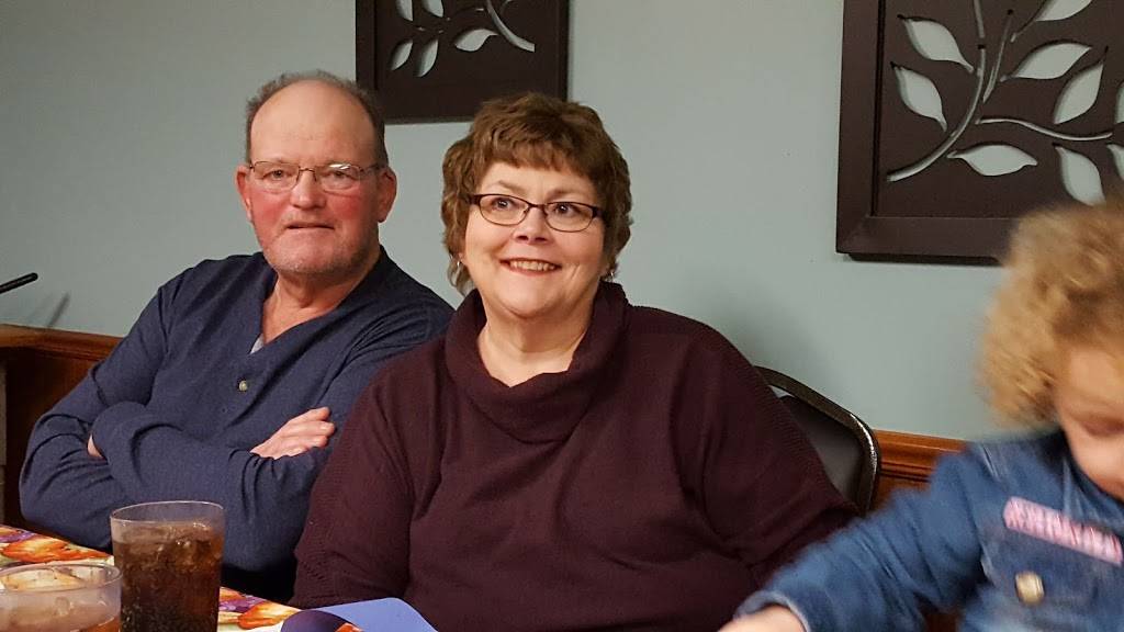 Ritas Family Dining | restaurant | 103 N Michigan Ave, Edgerton, OH 43517, USA | 4192981416 OR +1 419-298-1416