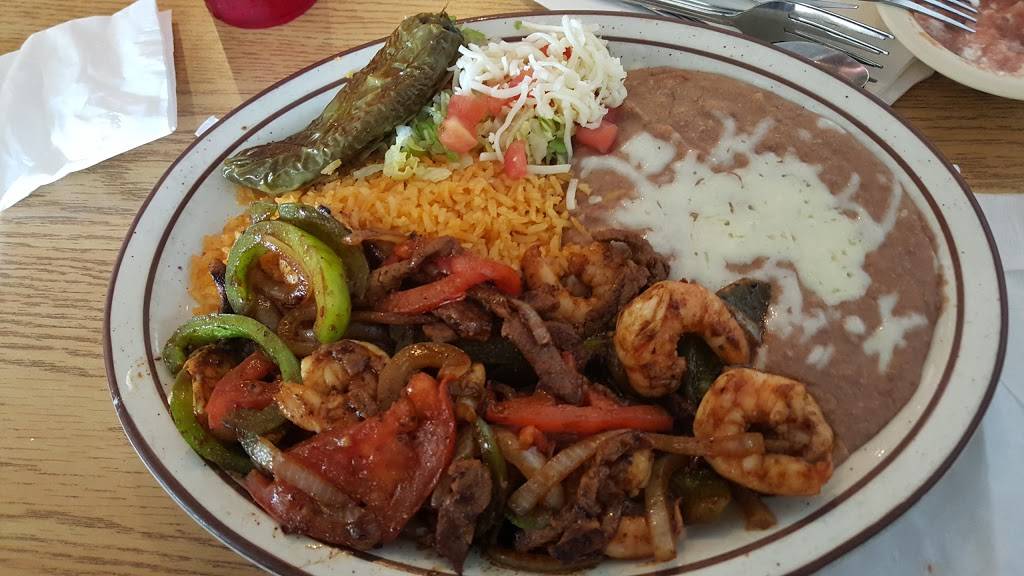El Jacalito | restaurant | 561 W Olive Ave, Porterville, CA 93257, USA | 5597880304 OR +1 559-788-0304