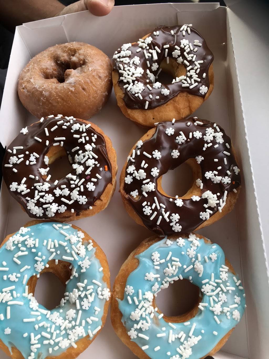 Dunkin | bakery | 14071 N Cleveland Ave, North Fort Myers, FL 33903, USA | 2399958400 OR +1 239-995-8400