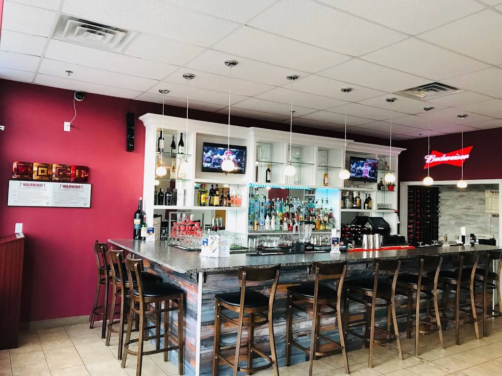 Ninos Restaurant & Bar | restaurant | 7 B Everett St, Revere, MA 02151, USA | 7816293494 OR +1 781-629-3494