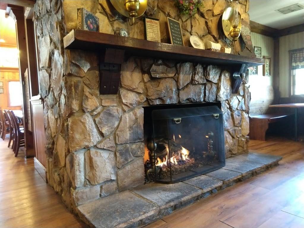 Tollgate Inn Restaurant & Saloon | restaurant | 38100 US-26, Sandy, OR 97055, USA | 5036688456 OR +1 503-668-8456