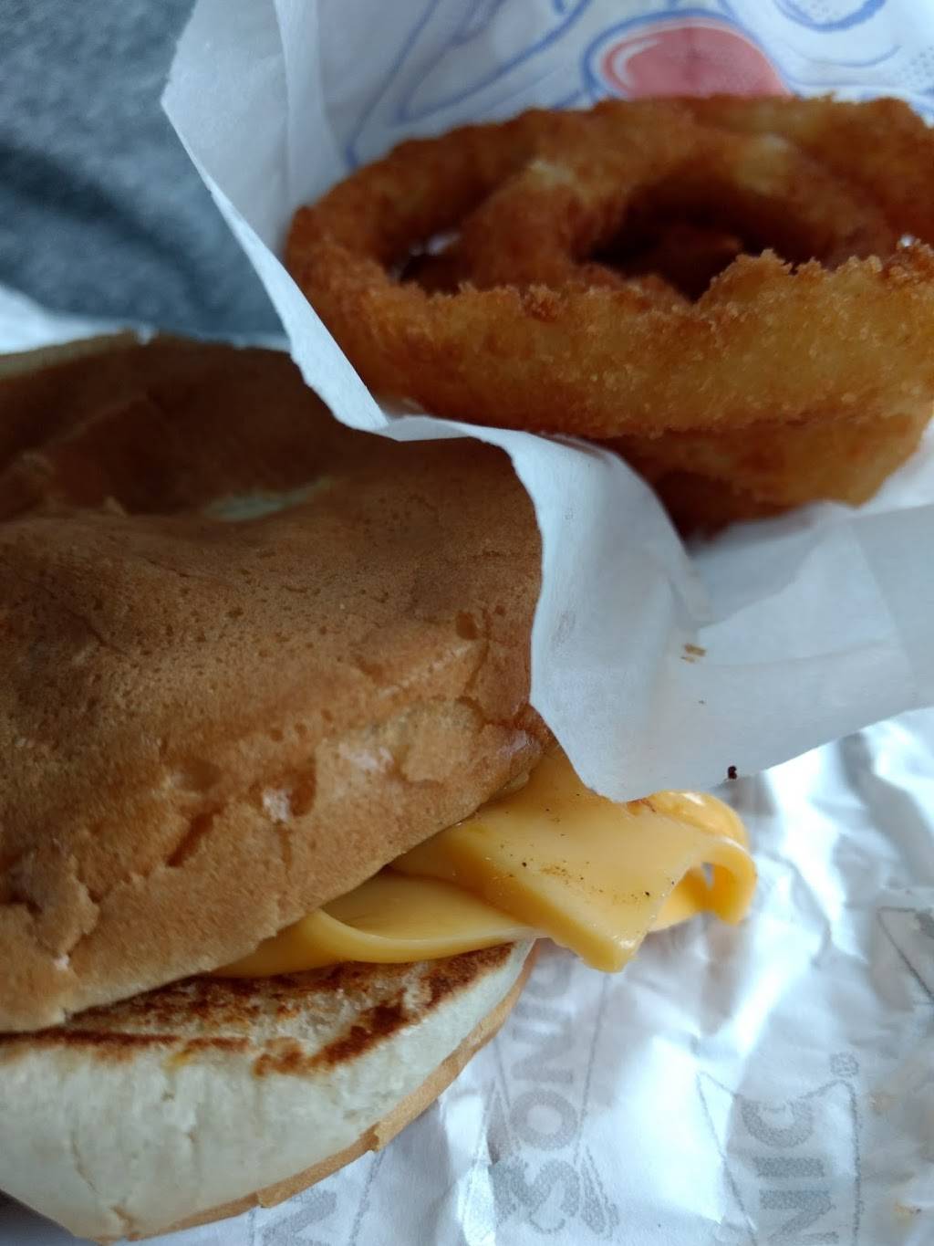 Sonic Drive-In | restaurant | 625 N 3rd Ave, Chatsworth, GA 30705, USA | 7066950200 OR +1 706-695-0200