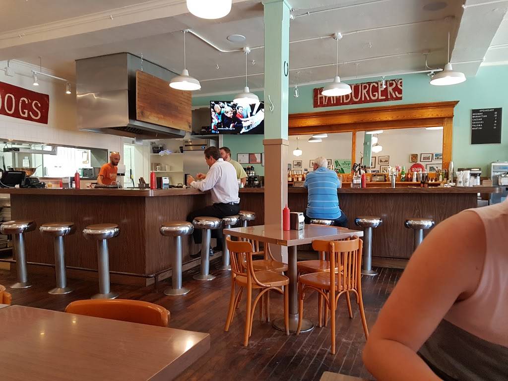 Harmony Lunch | restaurant | 90 King St N, Waterloo, ON N2J 2X4, Canada | 5198864721 OR +1 519-886-4721