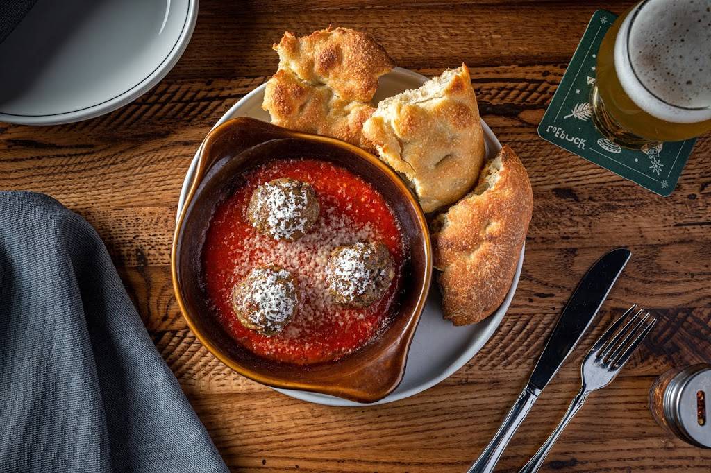 Roebuck Pizza | restaurant | 3159 N Broadway, Chicago, IL 60657, USA | 7738572229 OR +1 773-857-2229