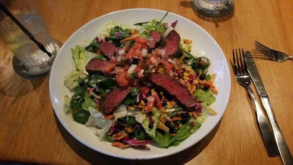 Twin Peaks Wheeling | restaurant | 781 N Milwaukee Ave, Wheeling, IL 60090, USA | 8474594049 OR +1 847-459-4049