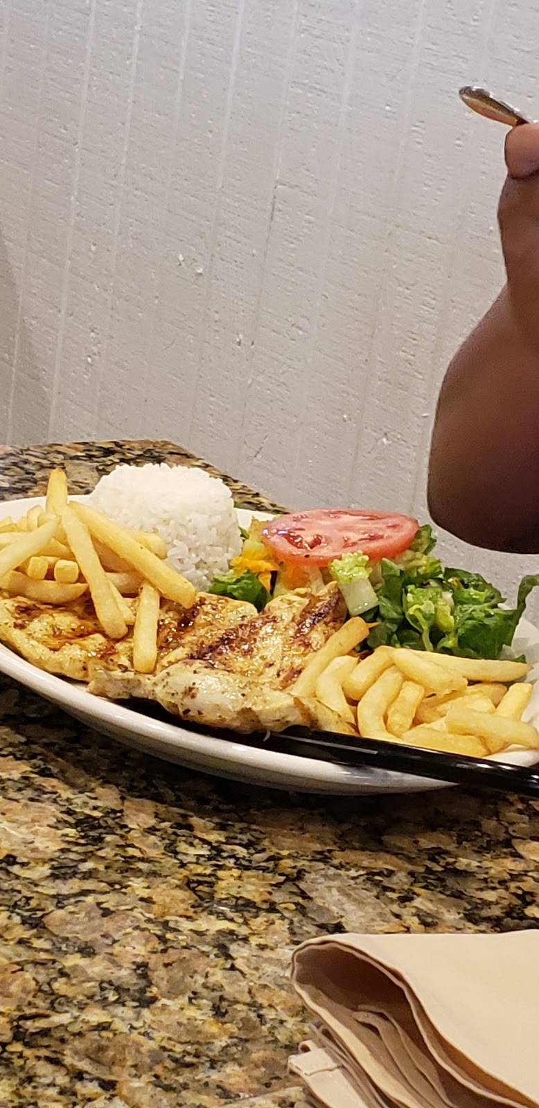 Moliendo Cafe | restaurant | 791 Madison Ave, Albany, NY 12208, USA | 5188989081 OR +1 518-898-9081