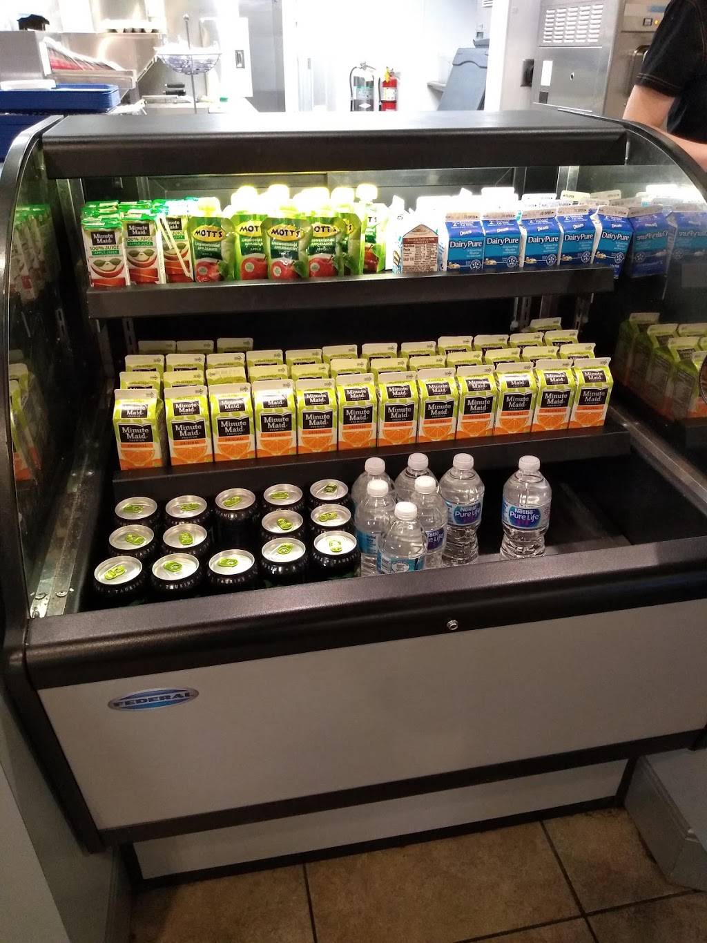 White Castle | restaurant | 5501 38th St, Indianapolis, IN 46254, USA | 8008432728 OR +1 800-843-2728