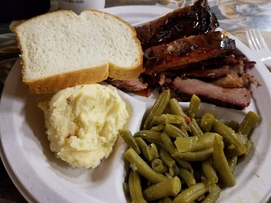 Brians Bar-B-Q | restaurant | 151 Commerce St, Clute, TX 77531, USA | 9792651232 OR +1 979-265-1232