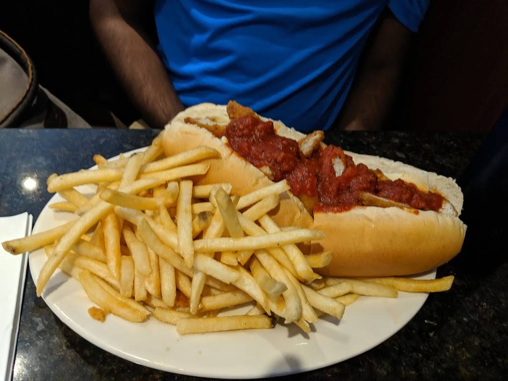 Champions Pub | restaurant | 114 Foster St, Peabody, MA 01960, USA | 9785317776 OR +1 978-531-7776