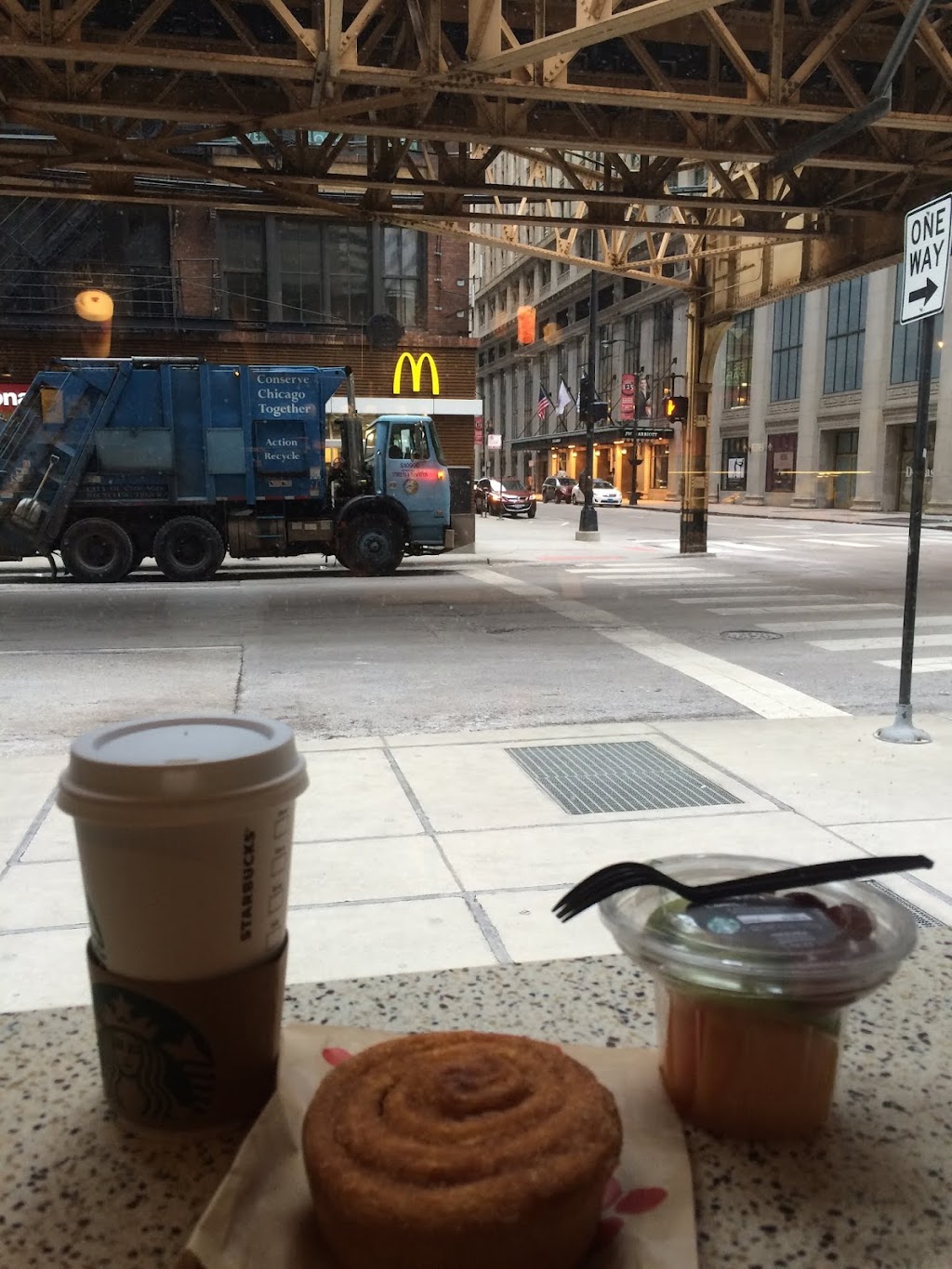 Starbucks | cafe | 200 W Adams St, Chicago, IL 60606, USA | 3125789602 OR +1 312-578-9602