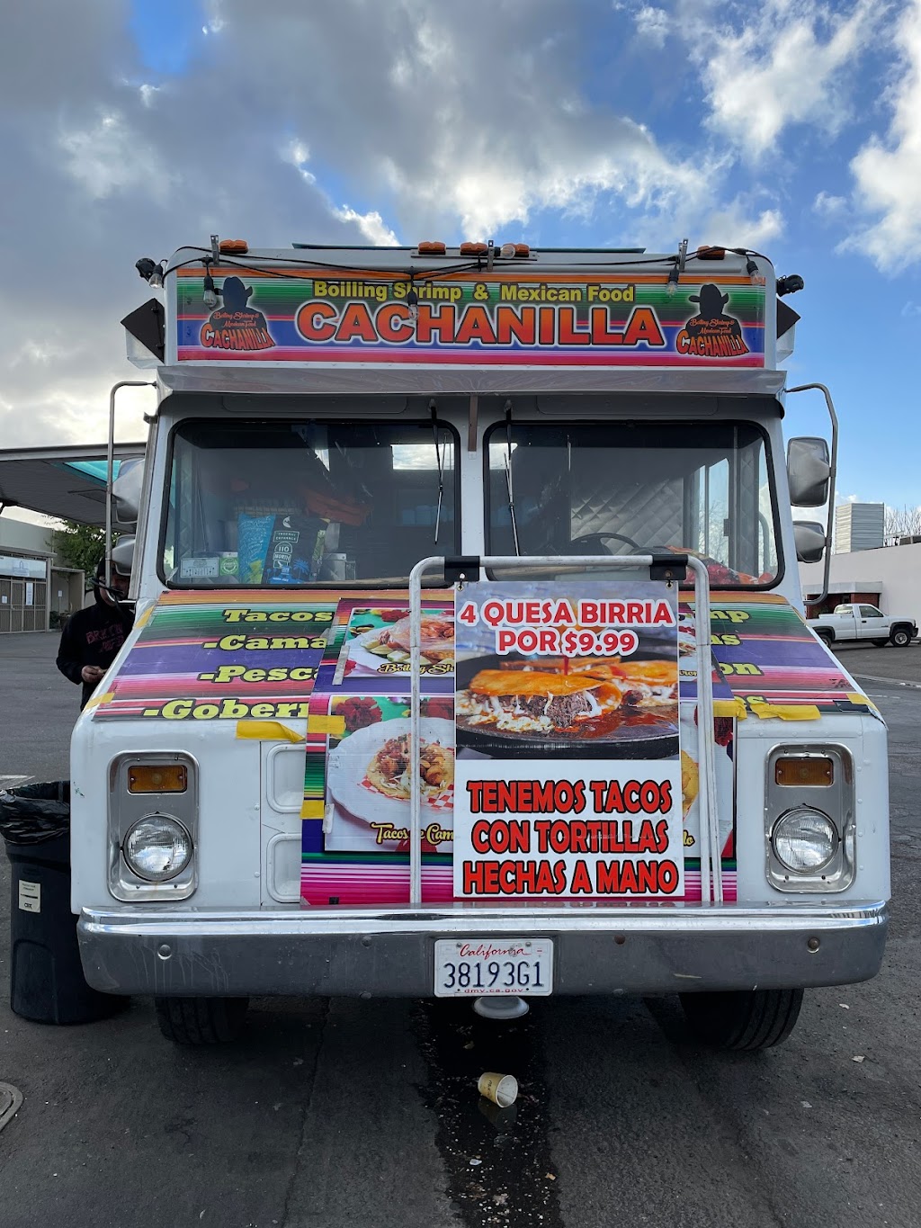 Cachanilla taco truck | restaurant | 200 W Central Ave, Santa Ana, CA 92707, USA | 9512540805 OR +1 951-254-0805