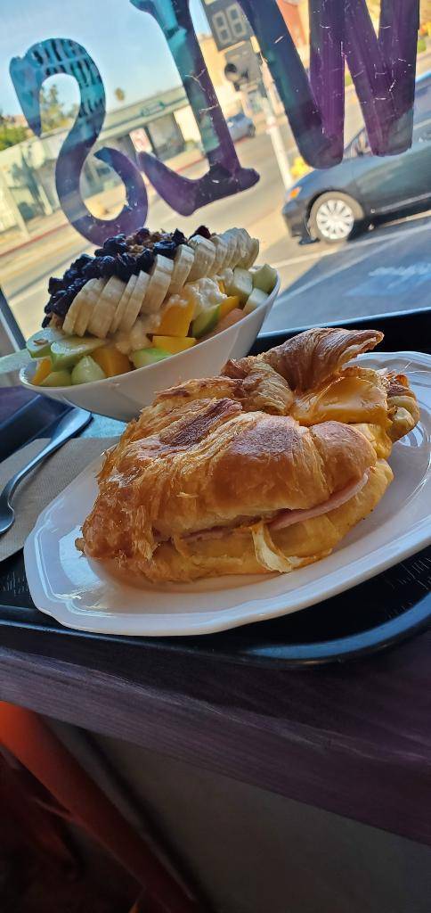 CITRINA BERRY FRESH | restaurant | 1515 Highland Ave, National City, CA 91950, USA | 6197737648 OR +1 619-773-7648