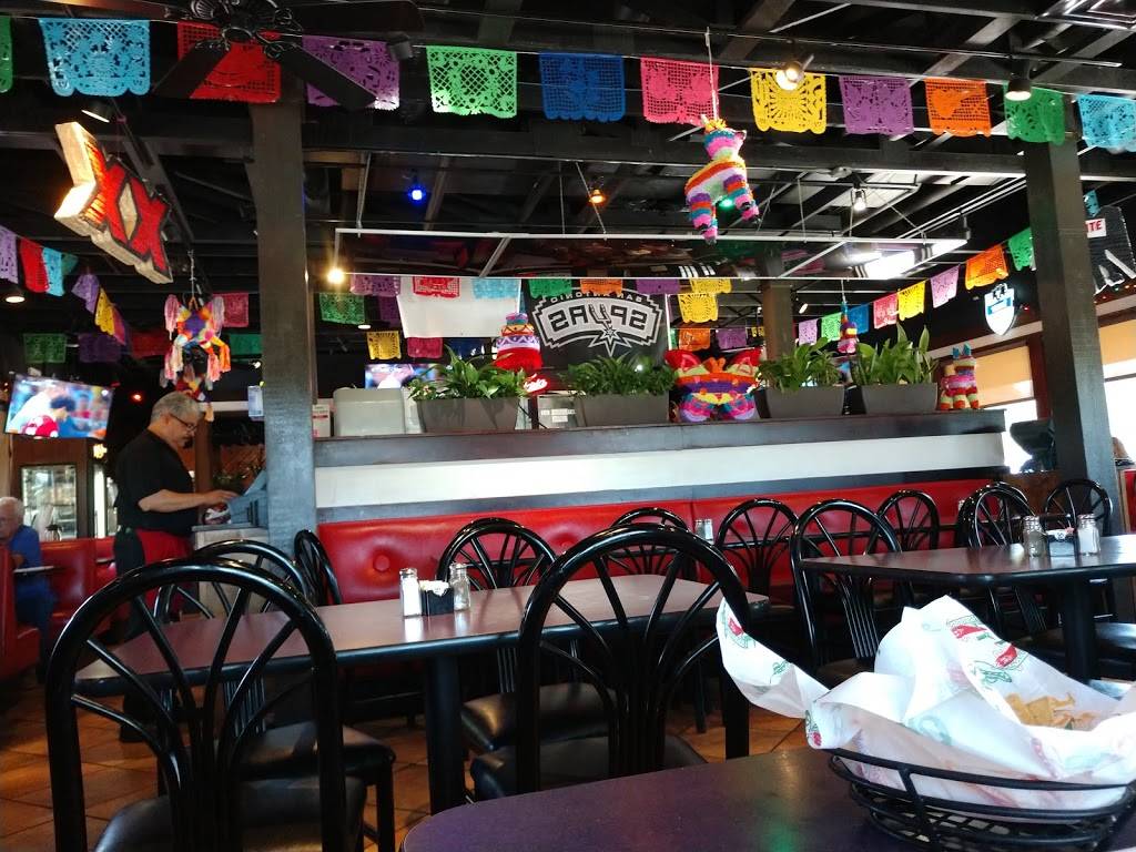 Mias Mexican Grill | restaurant | 11739 Bandera Rd, San Antonio, TX 78250, USA | 2106804478 OR +1 210-680-4478