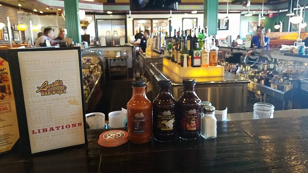 Lucilles Smokehouse Bar-B-Que | restaurant | 2701 Ming Ave #260, Bakersfield, CA 93304, USA | 6618327427 OR +1 661-832-7427