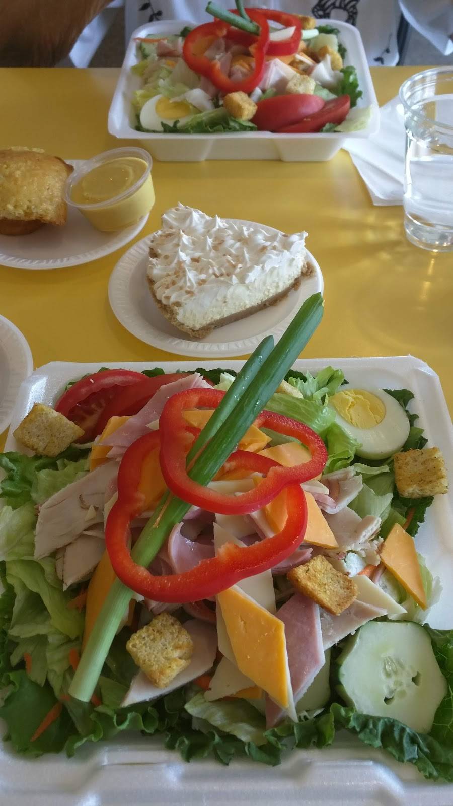 Fairmount Cafe | restaurant | 3750 US Highway 27 N, Sebring, FL 33870, USA | 8633824600 OR +1 863-382-4600