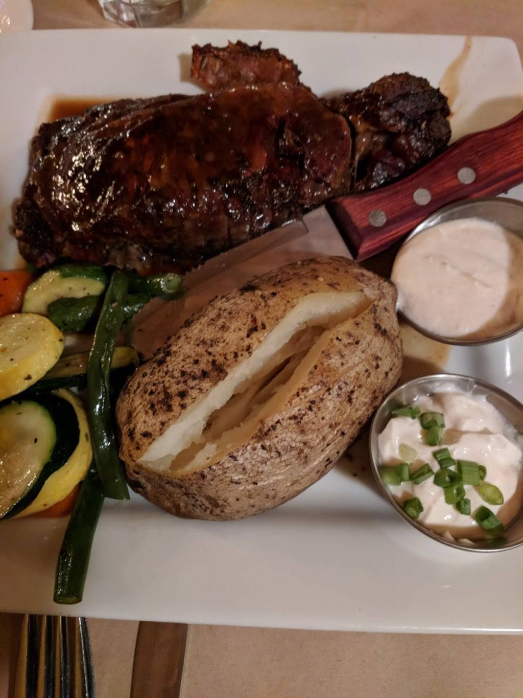 Grizzly Grill | restaurant | 250 Bonta St, Blairsden, CA 96103, USA | 5308361300 OR +1 530-836-1300