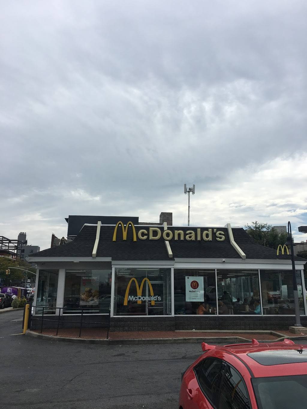 McDonalds | cafe | 840 Atlantic Ave, Brooklyn, NY 11238, USA | 7187835766 OR +1 718-783-5766