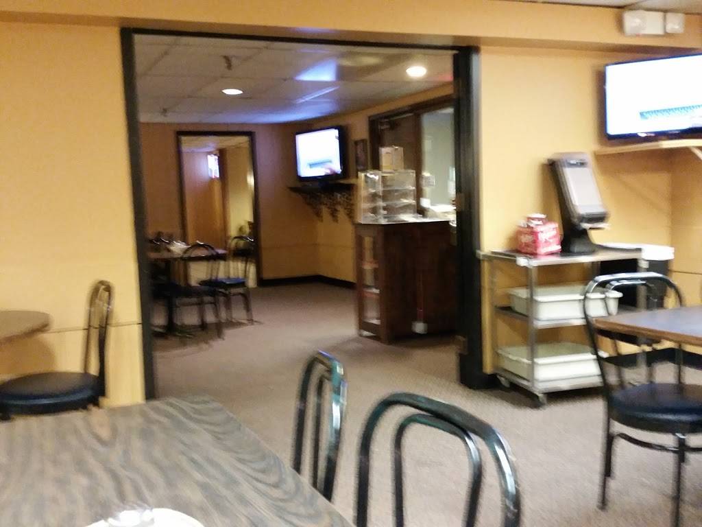 Town Clock Inn | restaurant | 799 Main St, Dubuque, IA 52001, USA | 5635561022 OR +1 563-556-1022