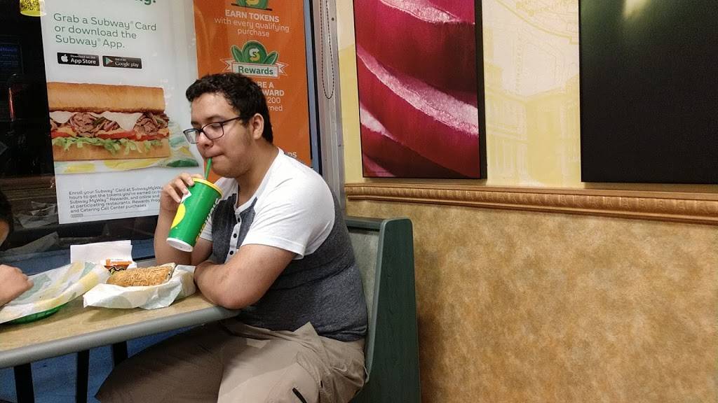 Subway Restaurants | restaurant | 6062 W 159th St, Oak Forest, IL 60452, USA | 7086877660 OR +1 708-687-7660